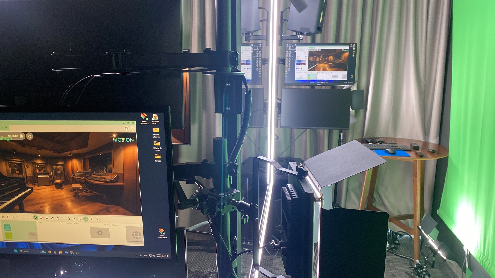 8885FE30-CA23-44B1-BA69-CECA481F6749